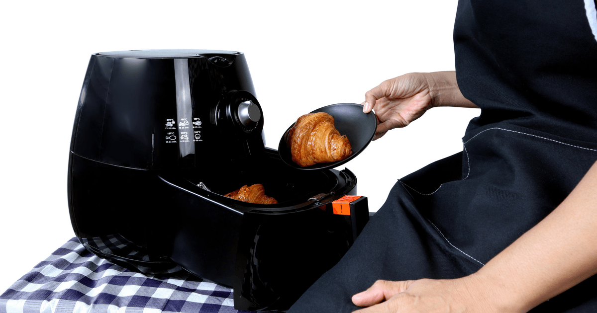 schoonmaken airfryer met citroen