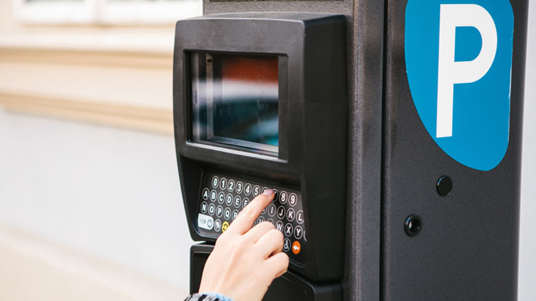 parkeerautomaat-closeup-hand-11022019.jpg parkeerautomaat-closeup-hand-11022019.jpg