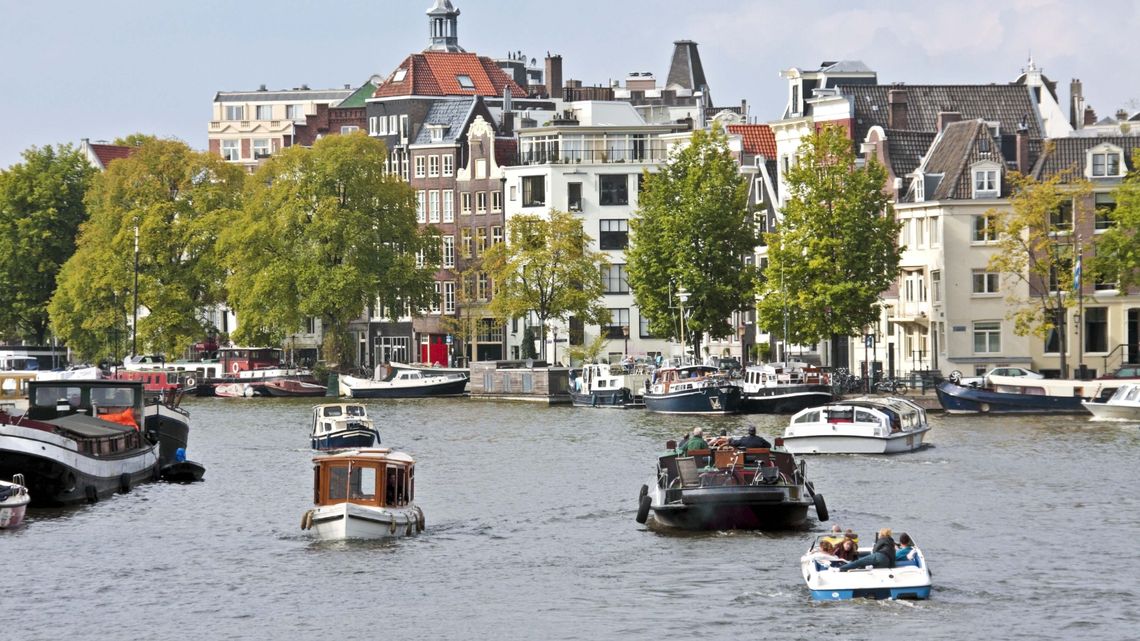 Waarom kun je een boot huren zonder vaarbewijs maar geen auto zonder rijbewijs? Radar het
