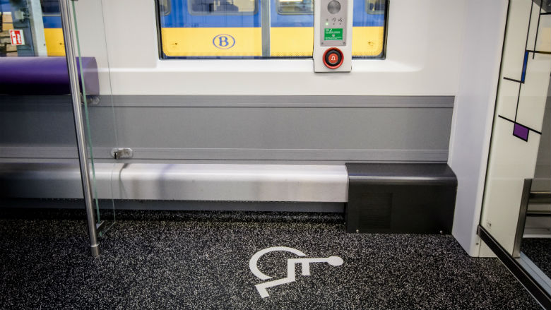 trein-rolstoel-hulp-NS-780.jpg trein-rolstoel-hulp-NS-780.jpg