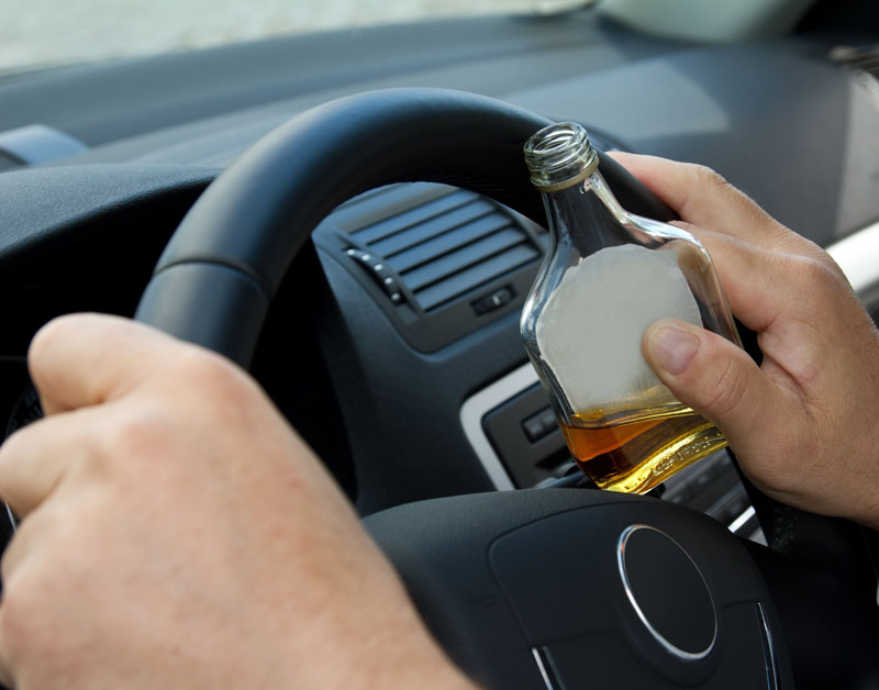 drank_auto_stuur_800.jpg drank_auto_stuur_800.jpg