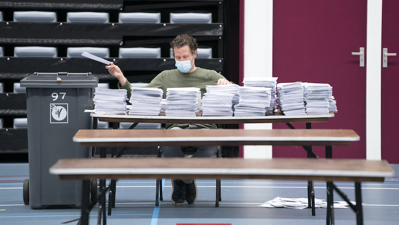 16:03 briefstemmen.jpg 16:03 briefstemmen.jpg