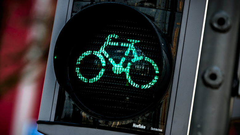 rotterdammers-krijgen-sneller-groen-licht-door-meer-intelligente-verkeerslichten-20118.jpg rotterdammers-krijgen-sneller-groen-licht-door-meer-intelligente-verkeerslichten-20118.jpg