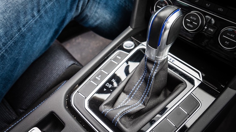 20102020 Handgeschakelde auto of automaat.jpg