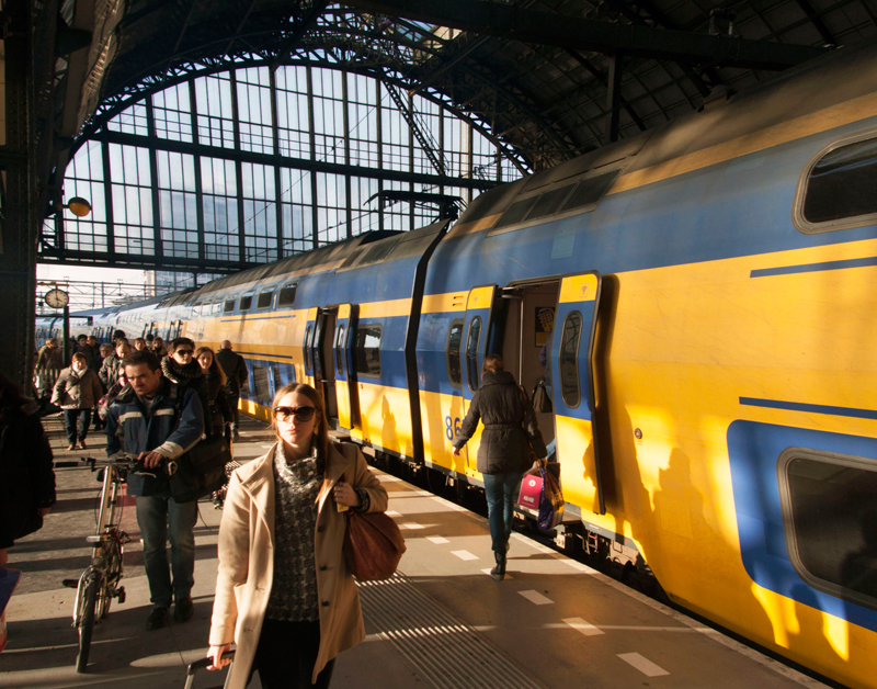 trein_perron_reizigers_123rf_800.jpg trein_perron_reizigers_123rf_800.jpg