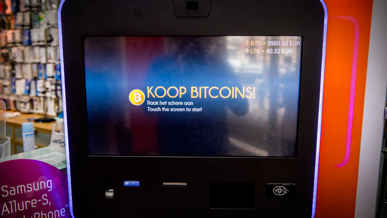 criminelen-kunnen-zwart-geld-witwassen-met-behulp-van-bitcoinpinautomaten-061117-.jpg criminelen-kunnen-zwart-geld-witwassen-met-behulp-van-bitcoinpinautomaten-061117-.jpg