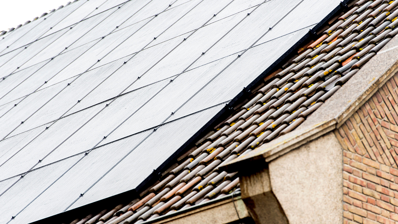 _gunstige-vergoeding-voor-terugleveren-energie-via-zonnepanelen-moet-blijven_-131217.jpg _gunstige-vergoeding-voor-terugleveren-energie-via-zonnepanelen-moet-blijven_-131217.jpg