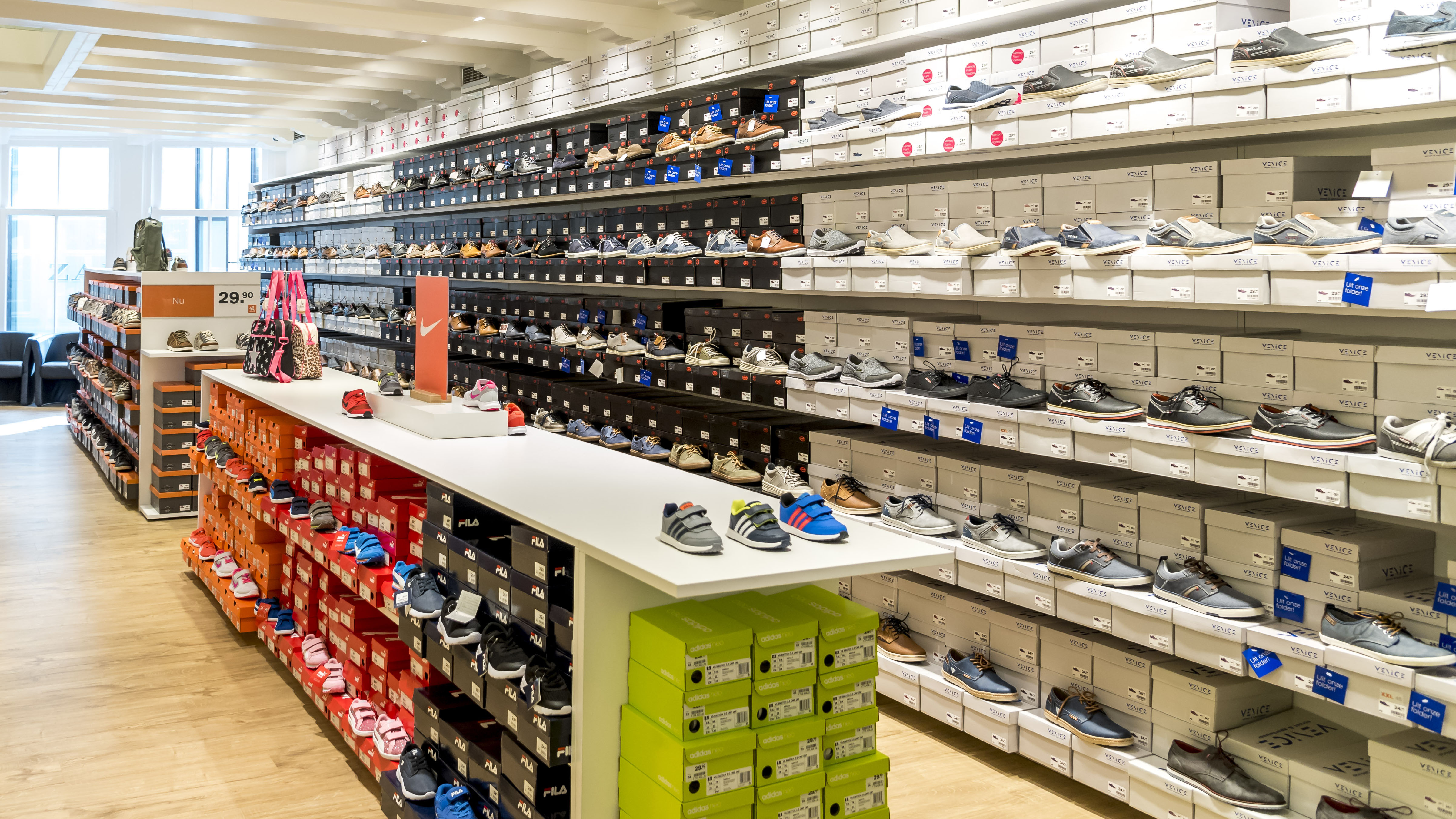 Schoenenwinkel-concurrentie-03092019.jpg Schoenenwinkel-concurrentie-03092019.jpg