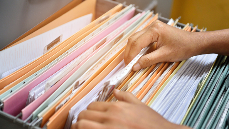 inzien-adoptiedossier-voortaan-kosteloos-100118.jpg inzien-adoptiedossier-voortaan-kosteloos-100118.jpg